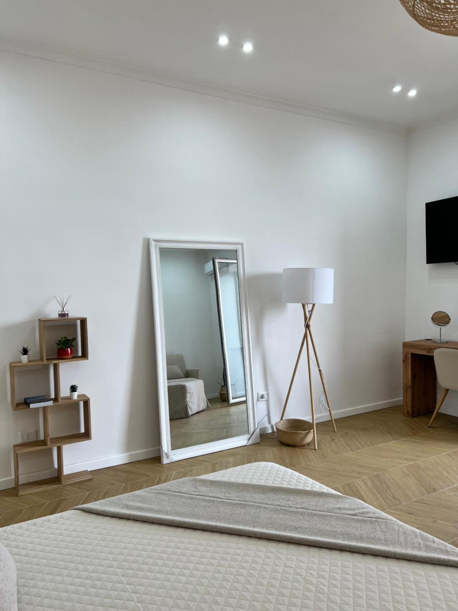 Gennarino Apartments - Panorama Suite With Balcony And Urban Loft Napoli Eksteriør billede
