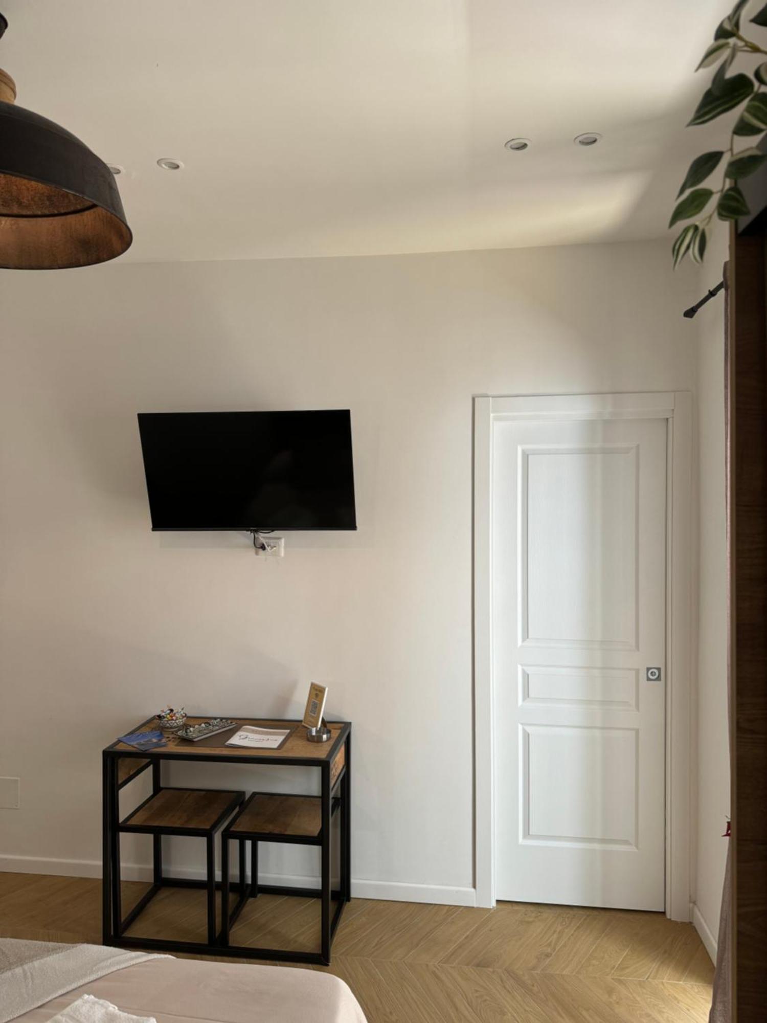 Gennarino Apartments - Panorama Suite With Balcony And Urban Loft Napoli Eksteriør billede