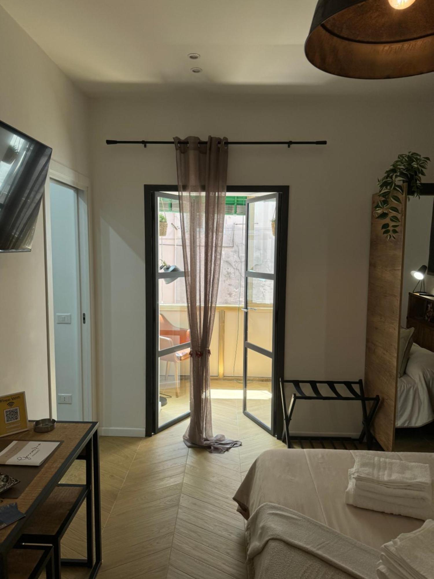Gennarino Apartments - Panorama Suite With Balcony And Urban Loft Napoli Eksteriør billede