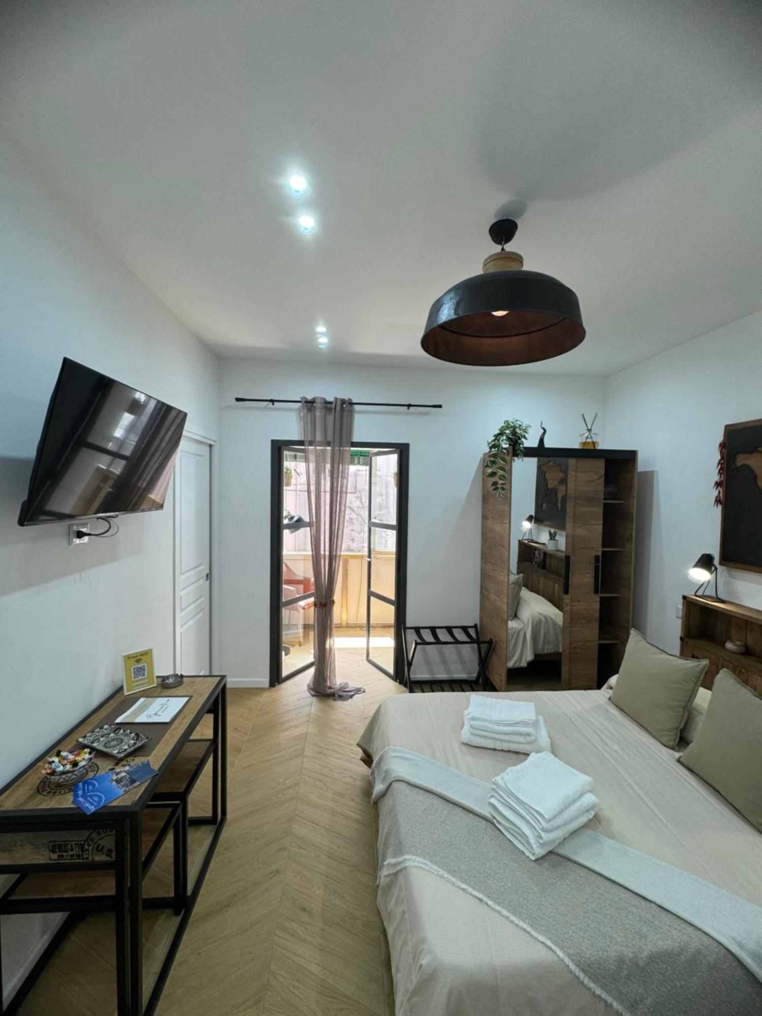 Gennarino Apartments - Panorama Suite With Balcony And Urban Loft Napoli Eksteriør billede